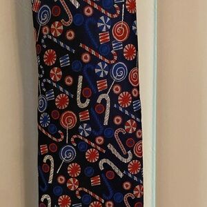 Hallmark Holiday Traditions Christmas Candy cane & Peppermint Tie Excellent Cond